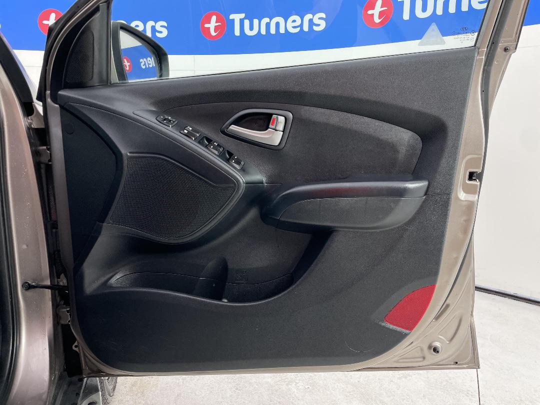 Photo '15' of Hyundai Ix35 Photo '15' of Hyundai Ix35