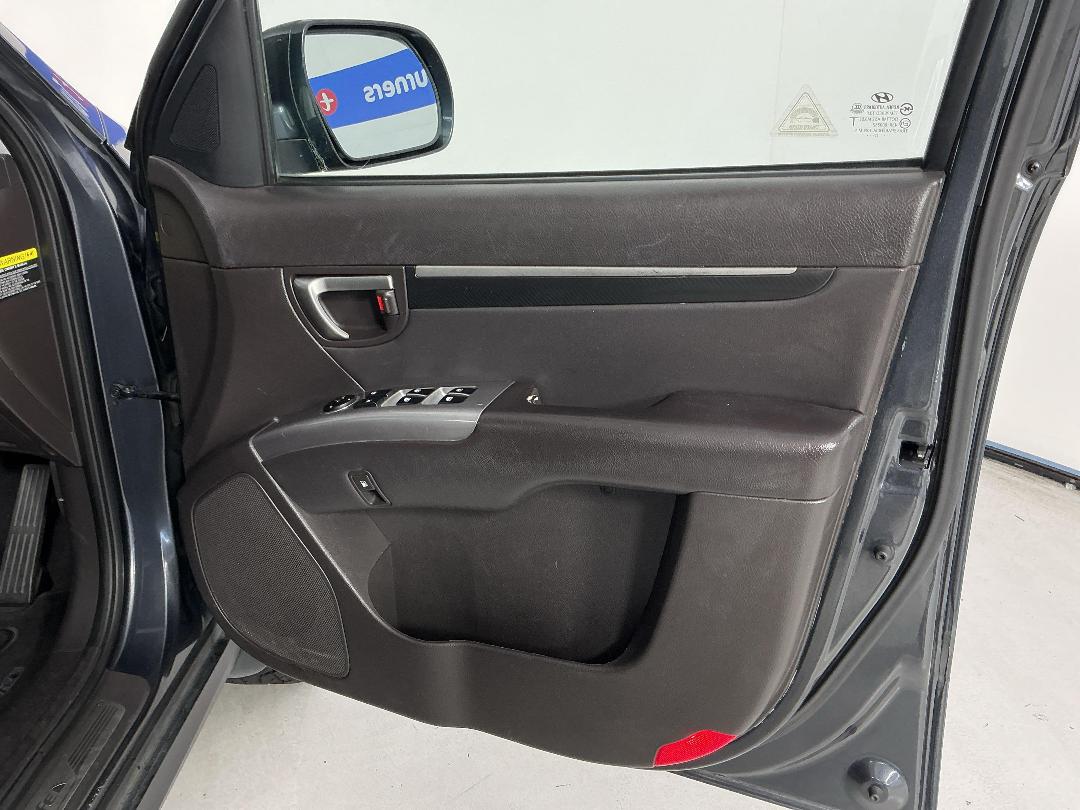 Photo '15' of Hyundai Santa FE Photo '15' of Hyundai Santa FE