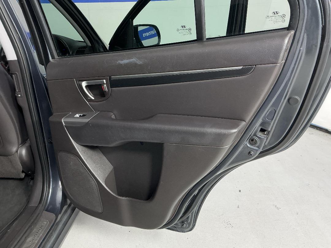 Photo '19' of Hyundai Santa FE Photo '19' of Hyundai Santa FE