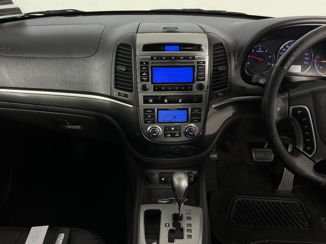 Photo '18' of Hyundai Santa FE Photo '18' of Hyundai Santa FE