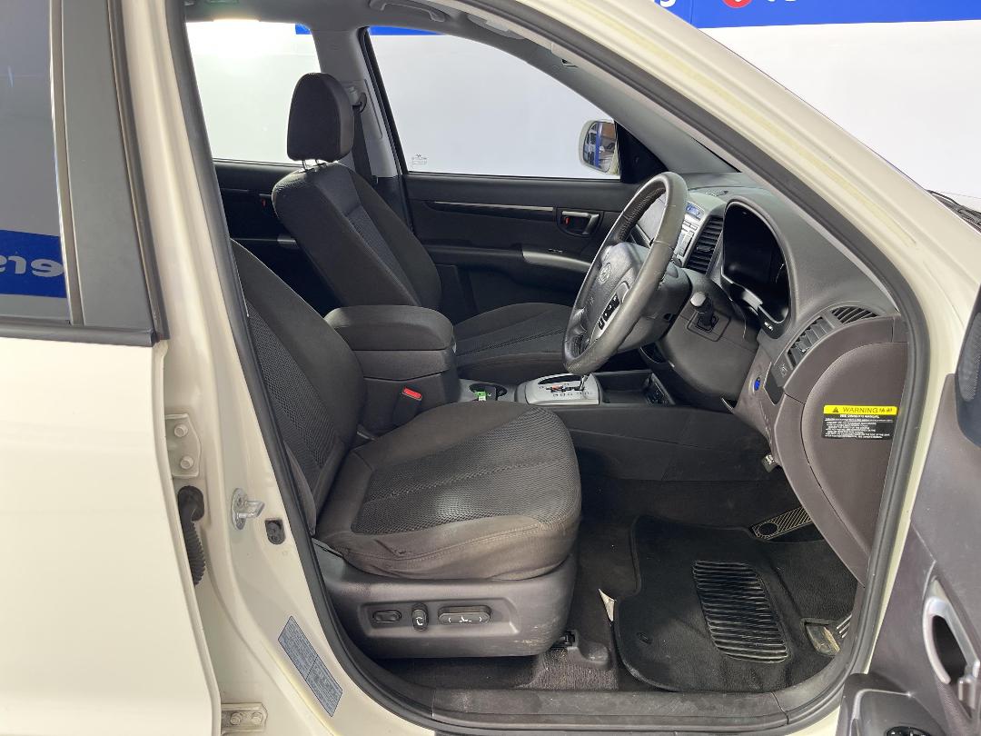 Photo '16' of Hyundai Santa FE