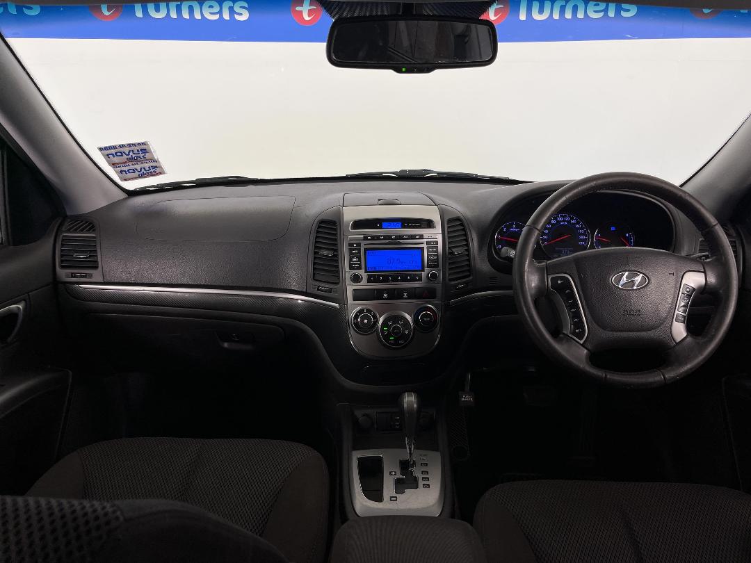 Photo '17' of Hyundai Santa FE