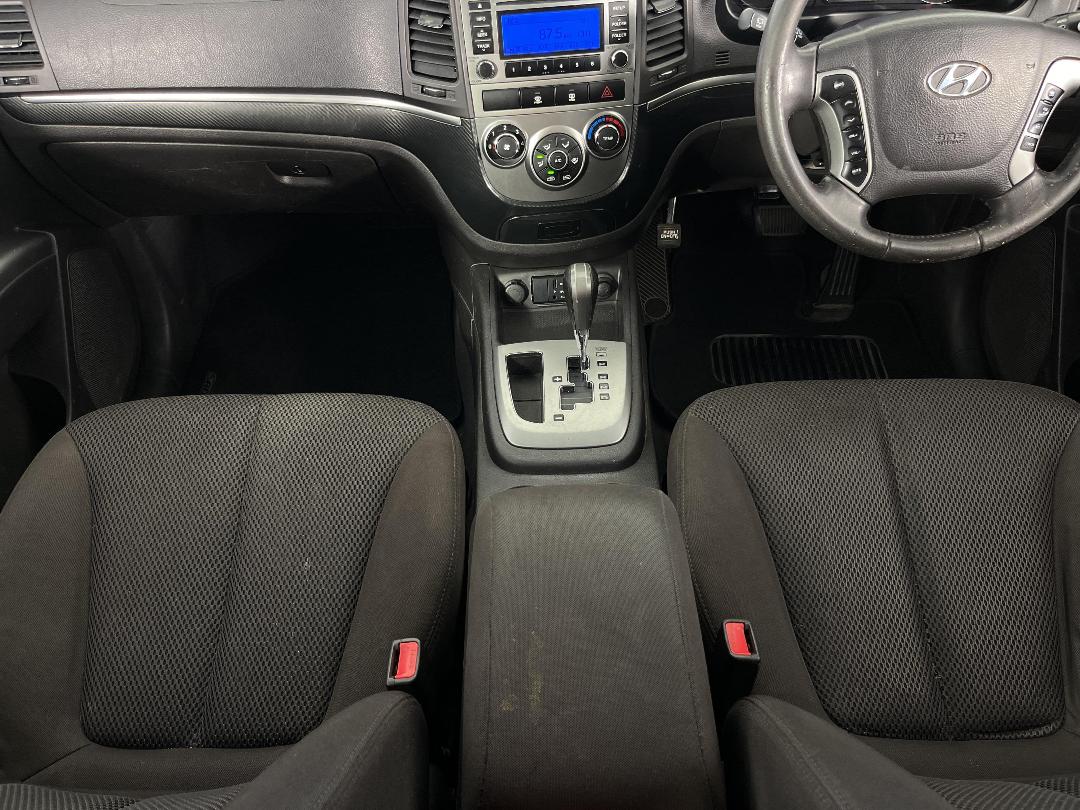 Photo '18' of Hyundai Santa FE