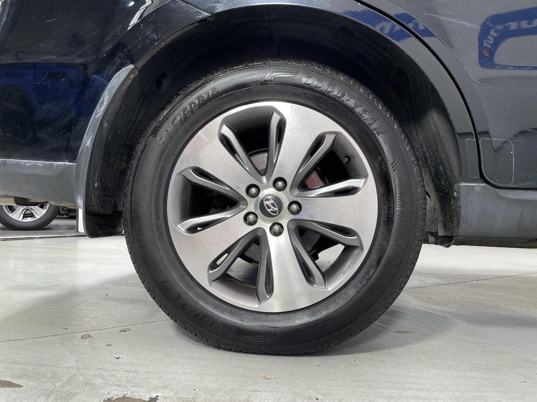 Photo '12' of Hyundai Santa FE Photo '12' of Hyundai Santa FE