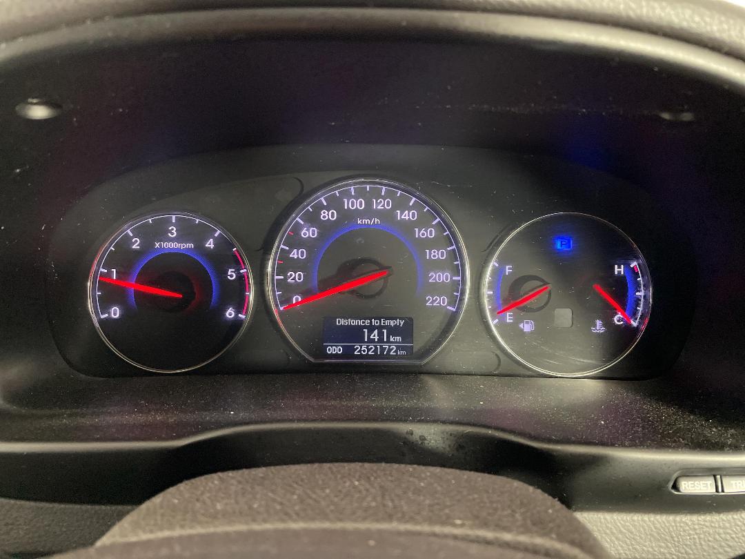 Photo '21' of Hyundai Santa FE Photo '21' of Hyundai Santa FE