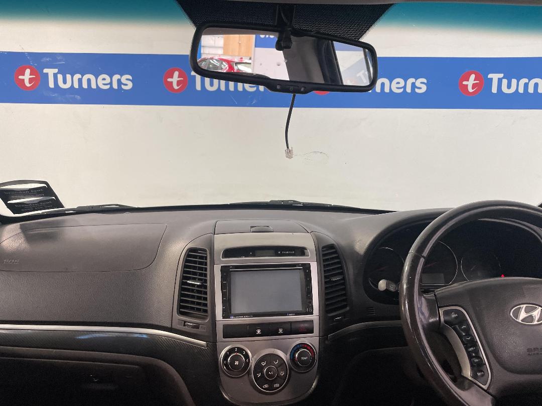 Photo '17' of Hyundai Santa FE