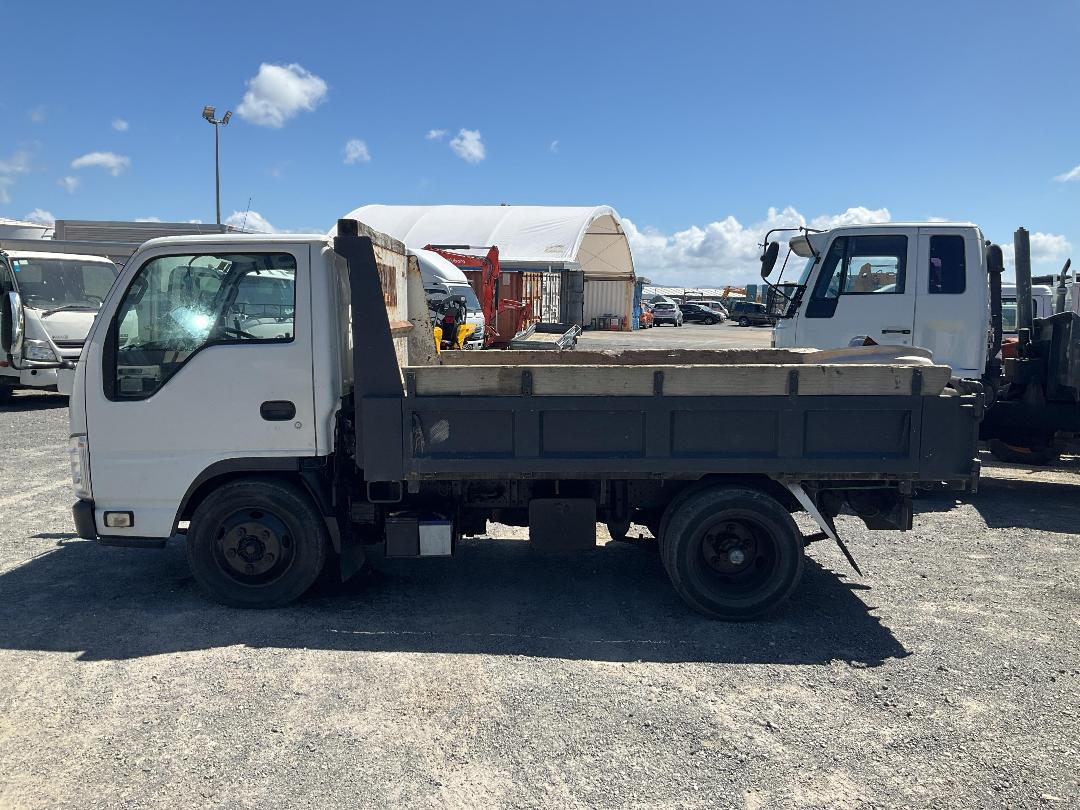 Photo '10' of Isuzu ELF Tipper