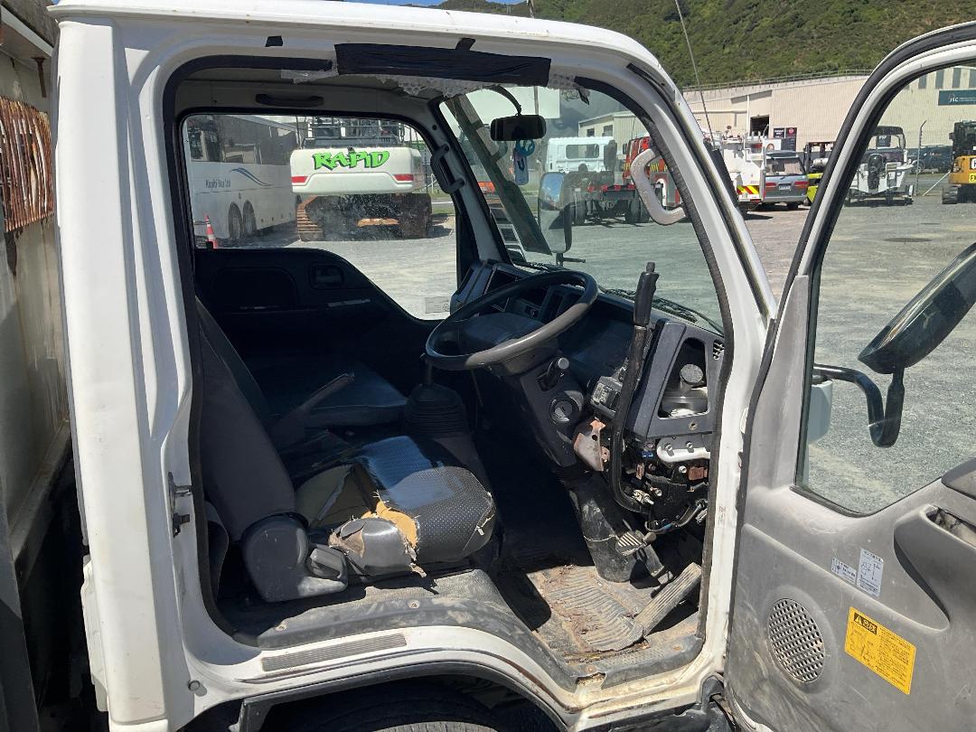 Photo '16' of Isuzu ELF Tipper