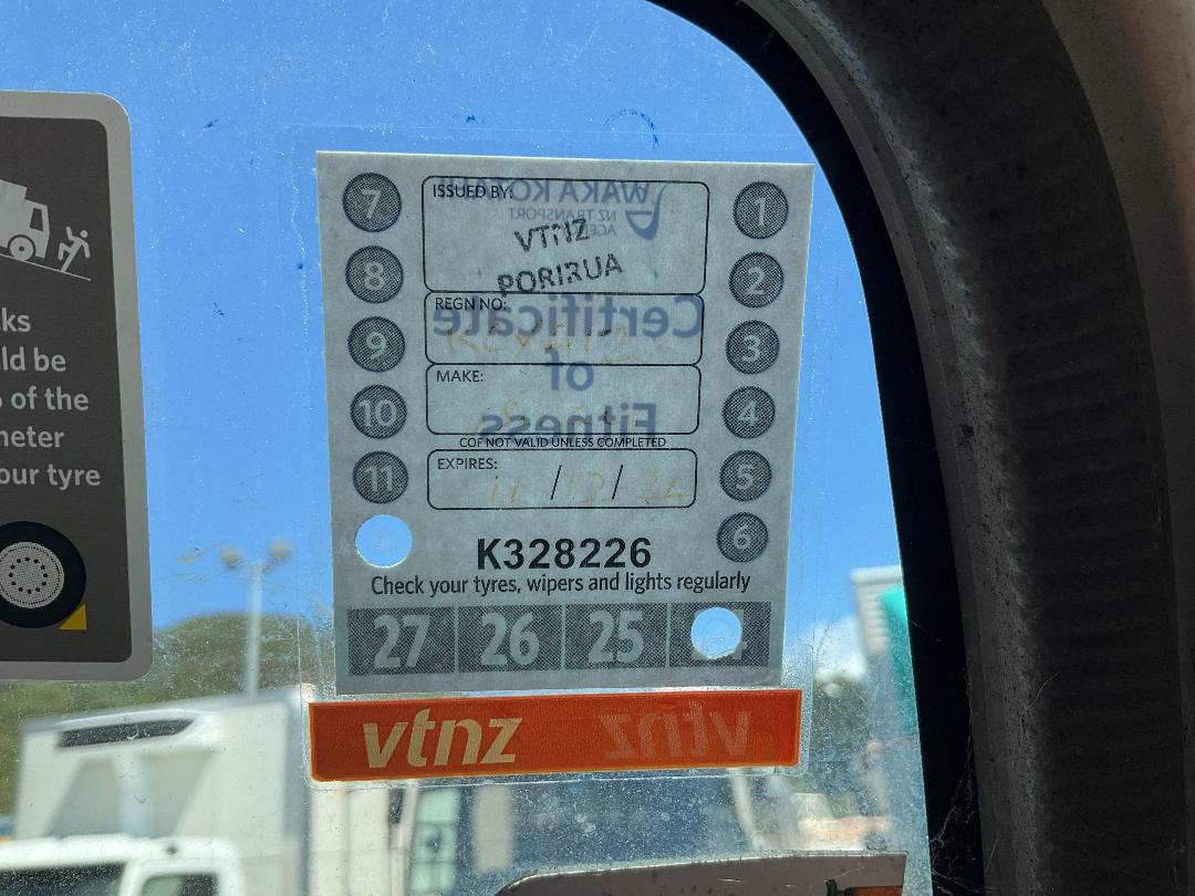 Photo '29' of Isuzu ELF Tipper