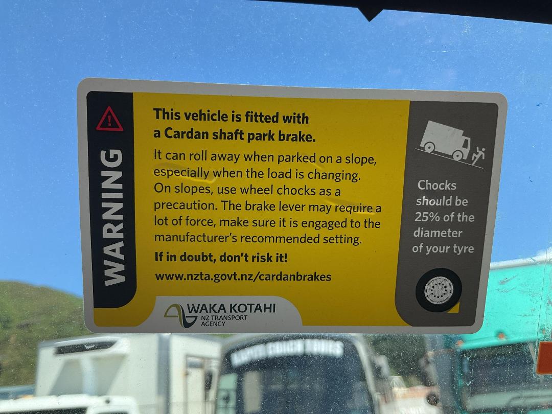 Photo '30' of Isuzu ELF Tipper