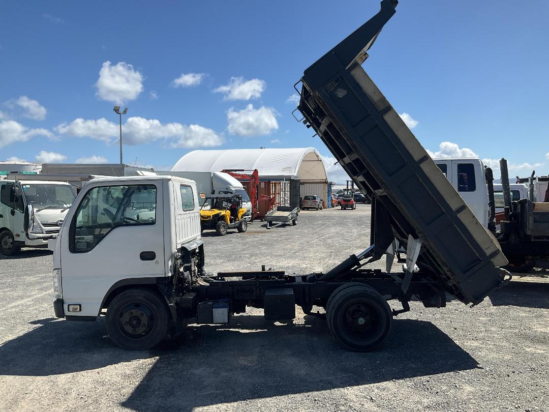 Photo '11' of Isuzu ELF Tipper