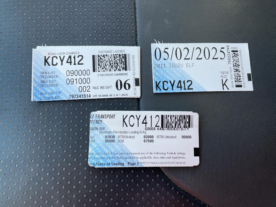 Photo '28' of Isuzu ELF Tipper