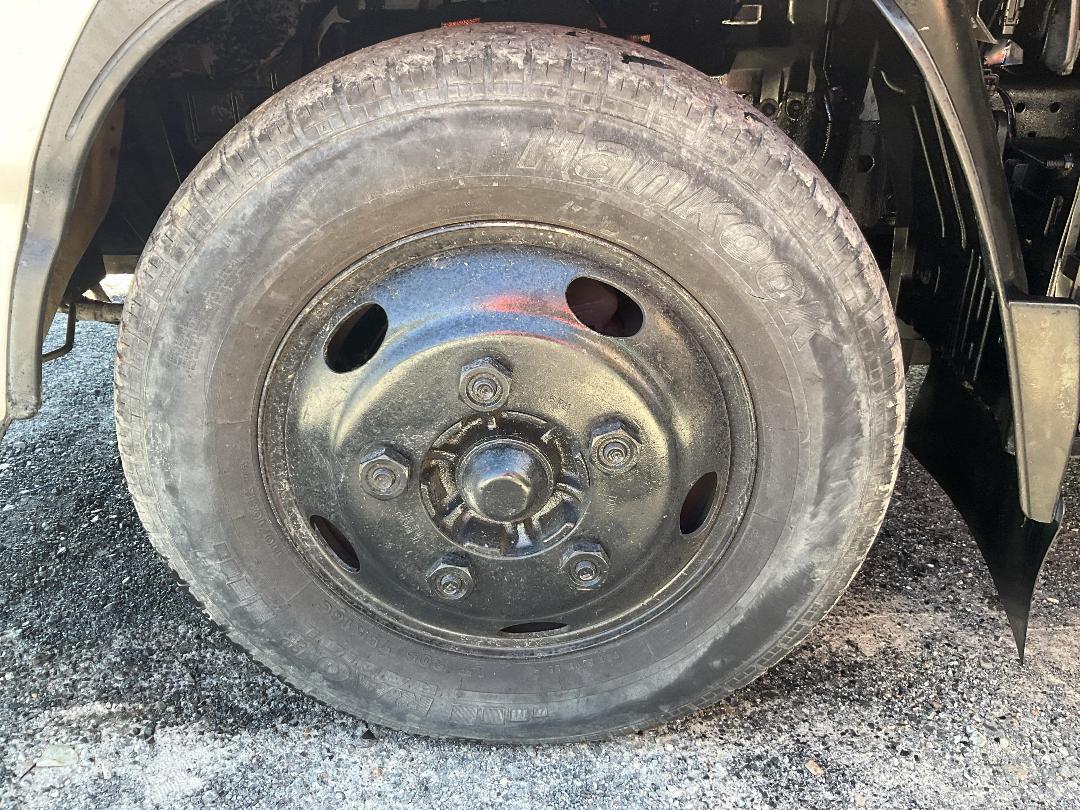 Photo '34' of Isuzu ELF Tipper