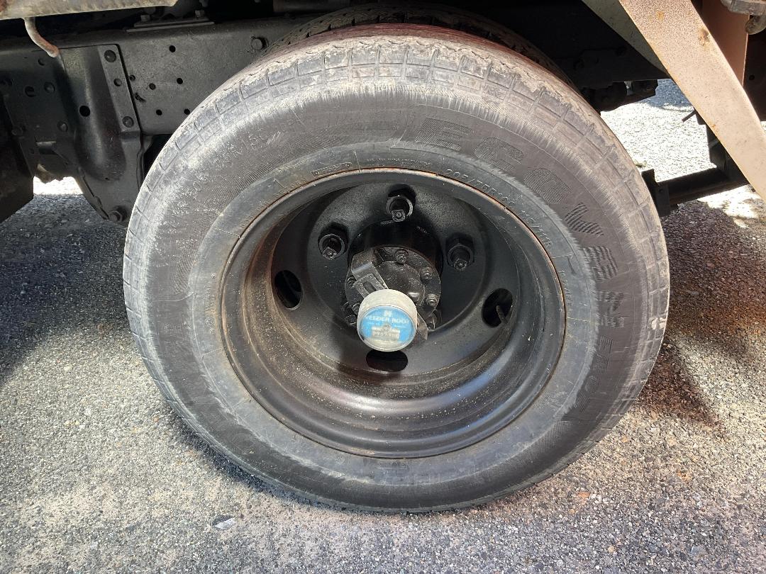 Photo '37' of Isuzu ELF Tipper