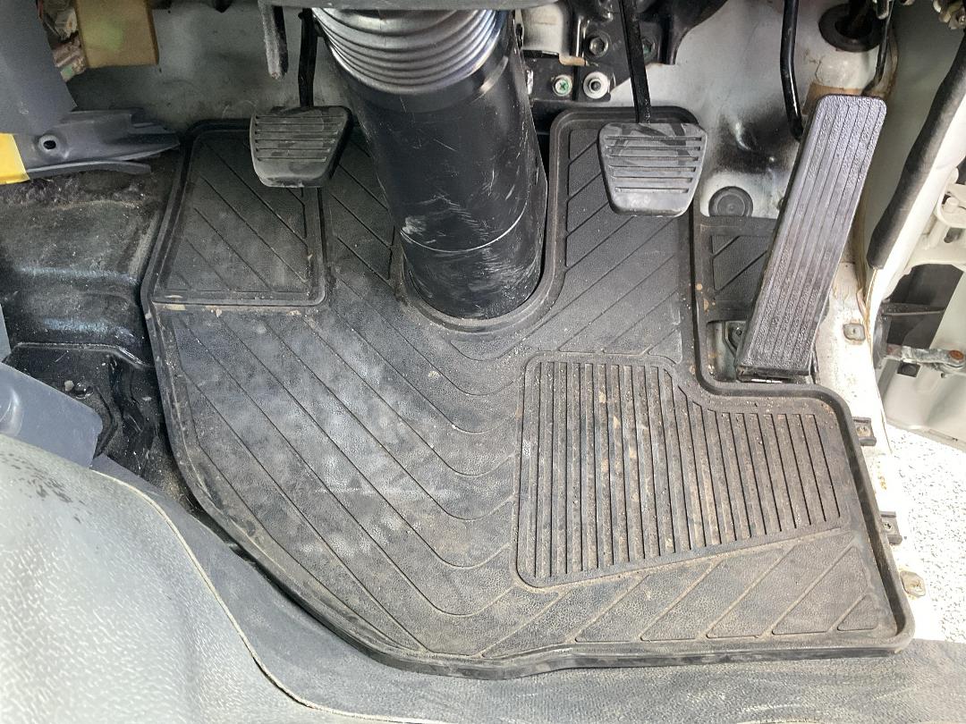 Photo '14' of Isuzu ELF Tipper