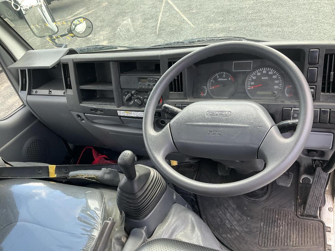 Photo '13' of Isuzu ELF Tipper