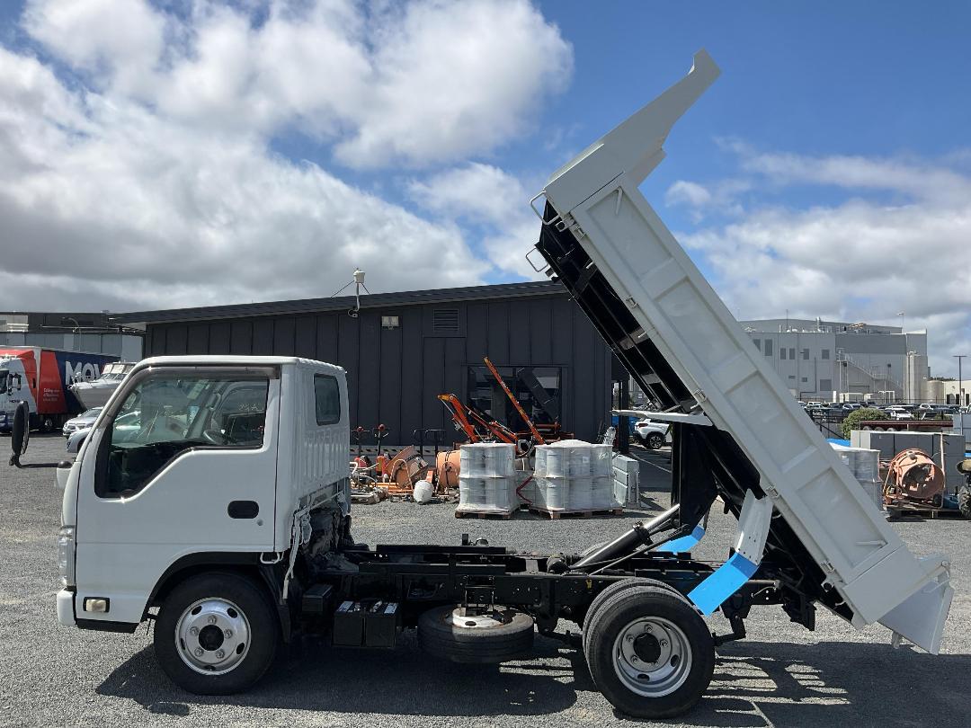 Photo '25' of Isuzu ELF Tipper