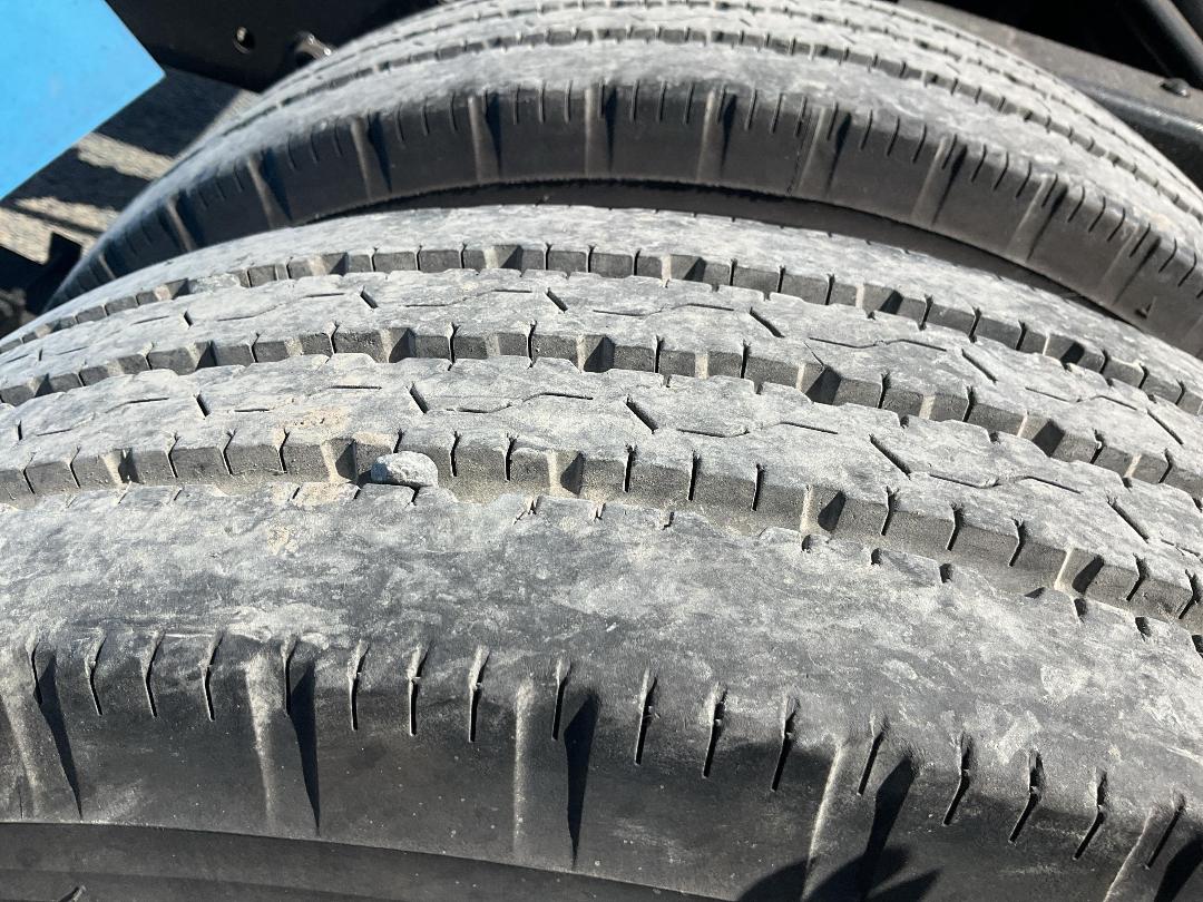 Photo '39' of Isuzu ELF Tipper