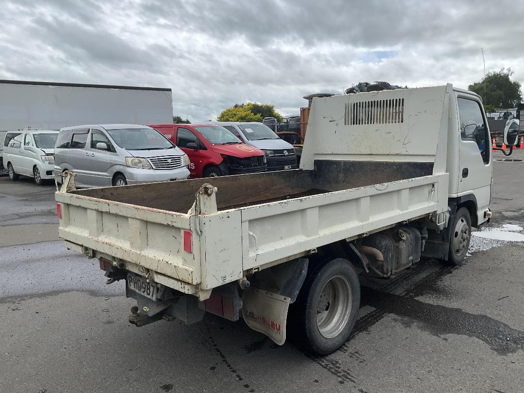 Photo '5' of Isuzu ELF Tipper Photo '5' of Isuzu ELF Tipper