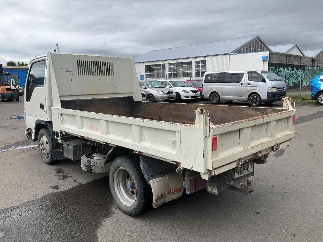 Photo '7' of Isuzu ELF Tipper Photo '7' of Isuzu ELF Tipper