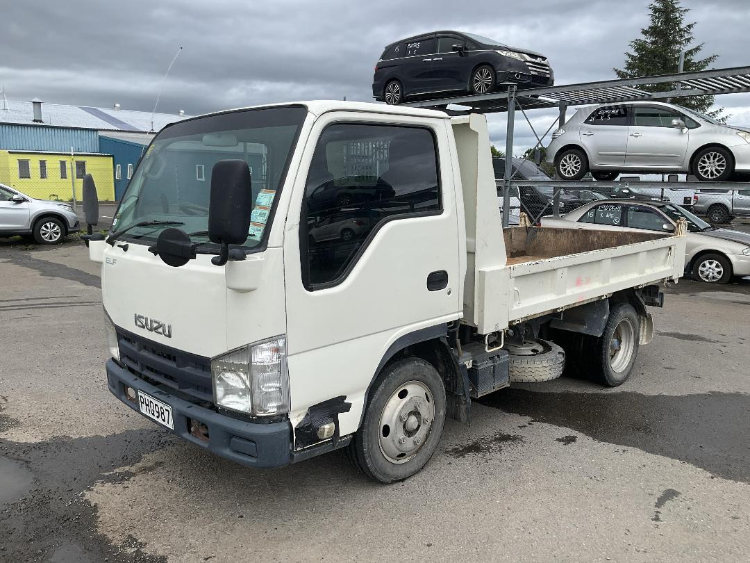 Photo '10' of Isuzu ELF Tipper Photo '10' of Isuzu ELF Tipper