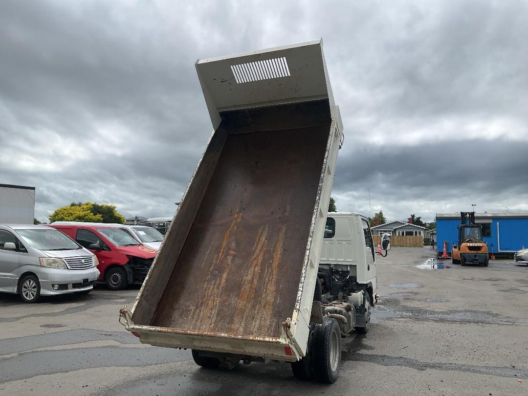 Photo '23' of Isuzu ELF Tipper Photo '23' of Isuzu ELF Tipper