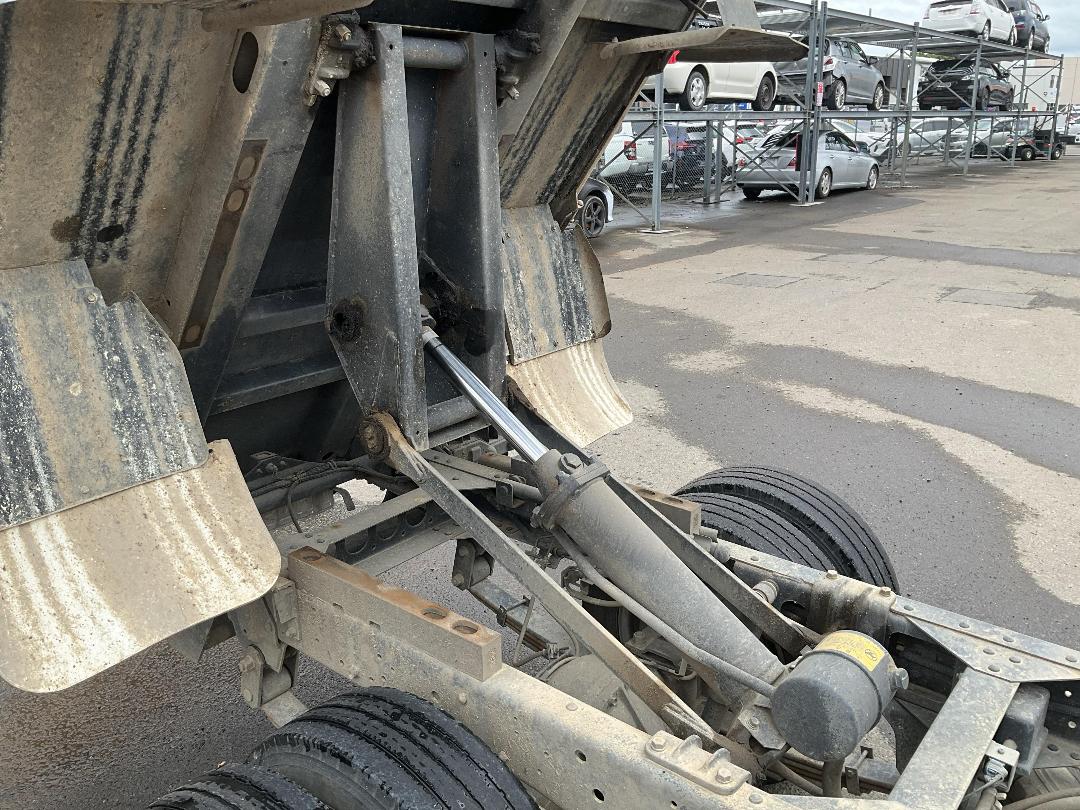 Photo '26' of Isuzu ELF Tipper Photo '26' of Isuzu ELF Tipper