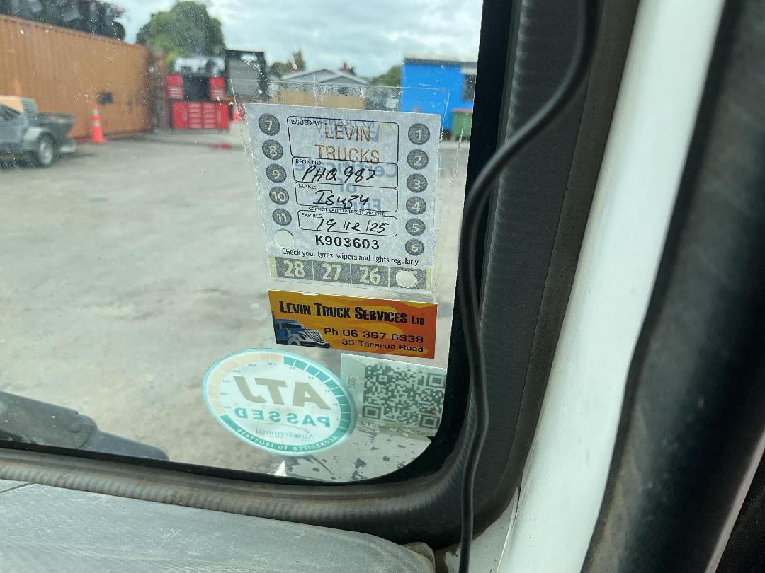 Photo '44' of Isuzu ELF Tipper Photo '44' of Isuzu ELF Tipper