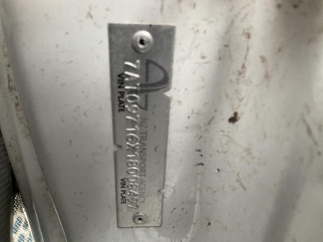 Photo '24' of Isuzu ELF NPR75N Chiller