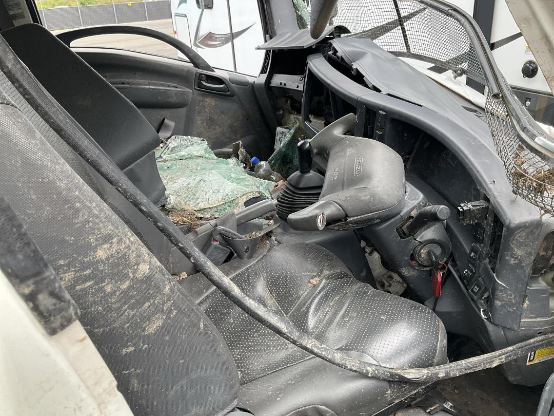 Photo '14' of Isuzu ELF NPR75N Chiller