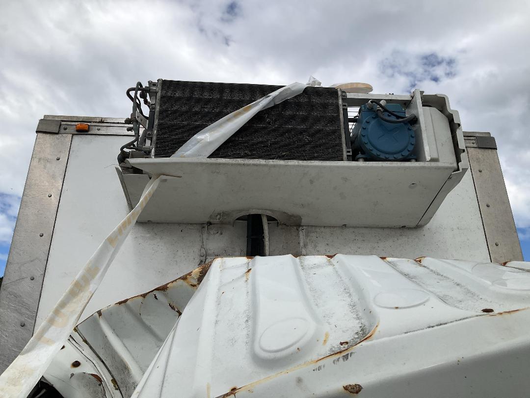 Photo '16' of Isuzu ELF NPR75N Chiller