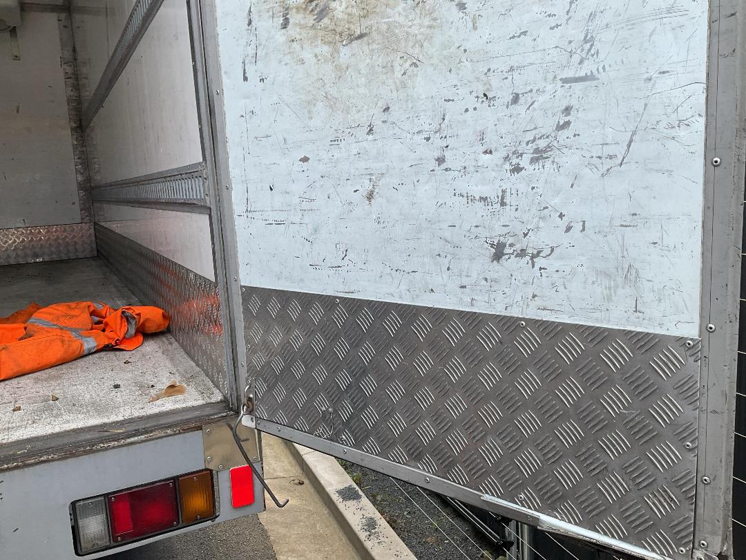 Photo '22' of Isuzu ELF NPR75N Chiller