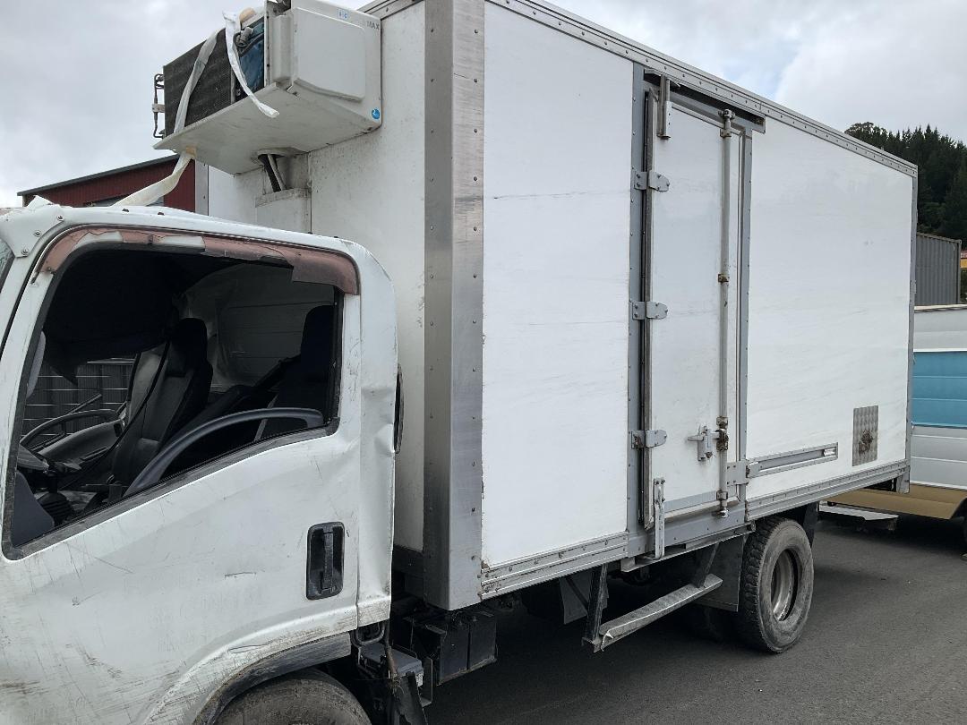 Photo '5' of Isuzu ELF NPR75N Chiller