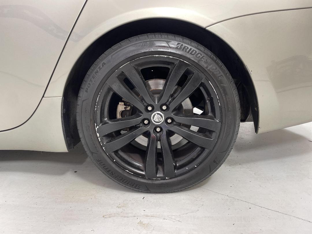 Photo '11' of Jaguar XJ