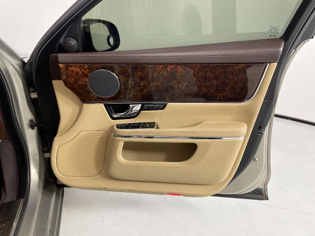 Photo '15' of Jaguar XJ