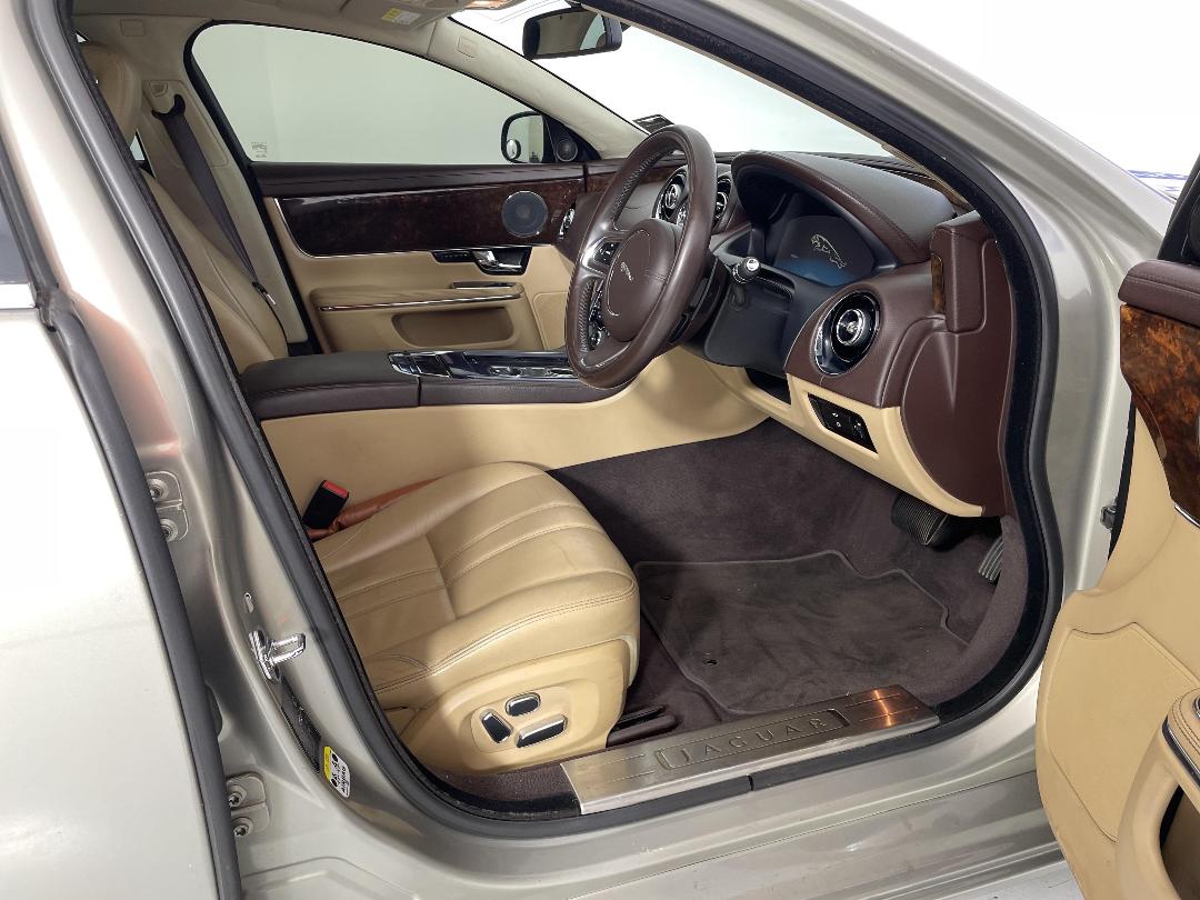 Photo '16' of Jaguar XJ