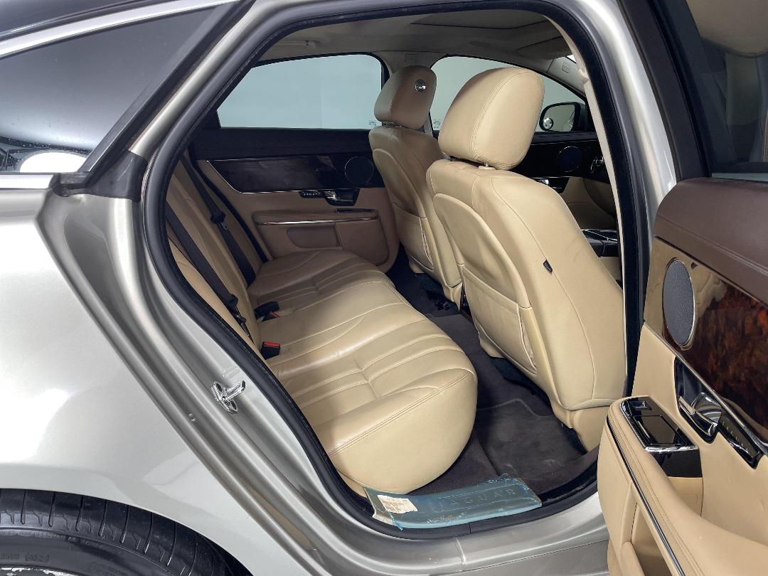 Photo '20' of Jaguar XJ