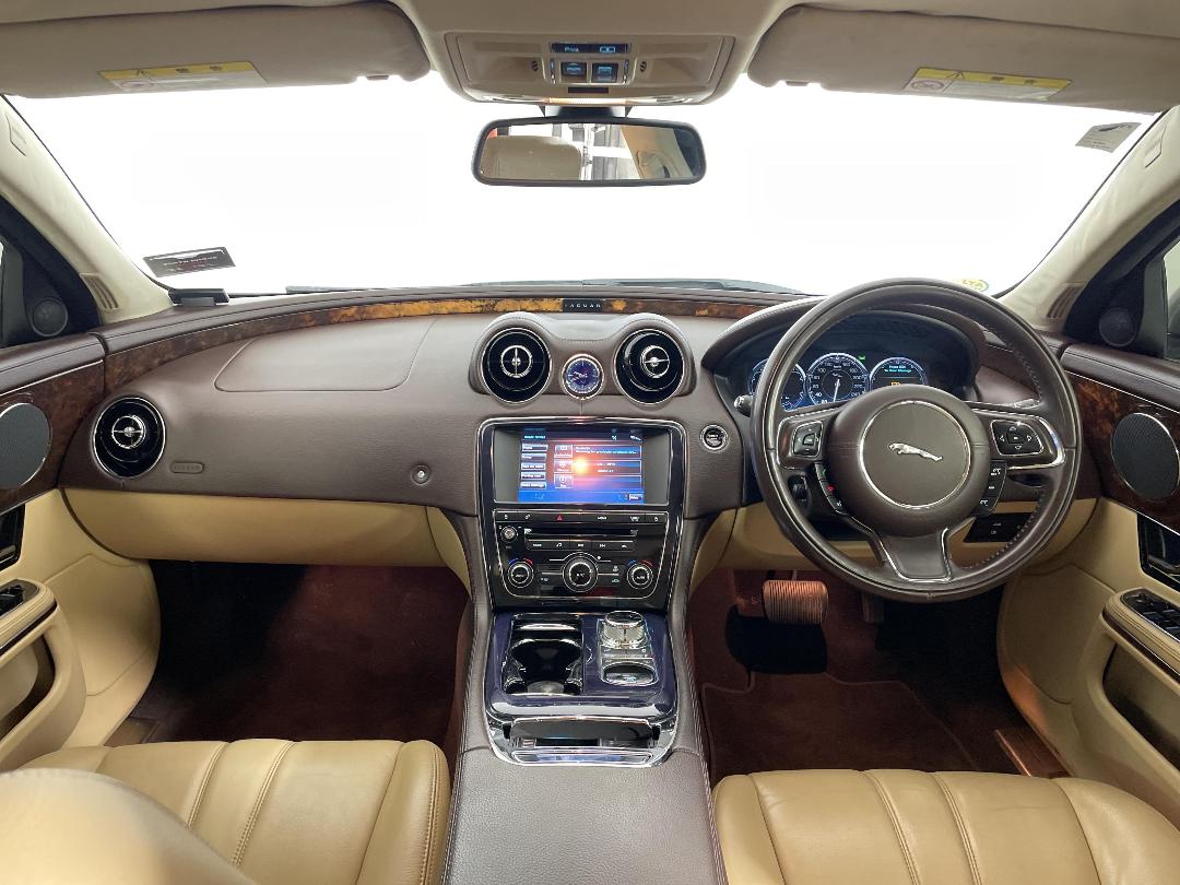 Photo '17' of Jaguar XJ