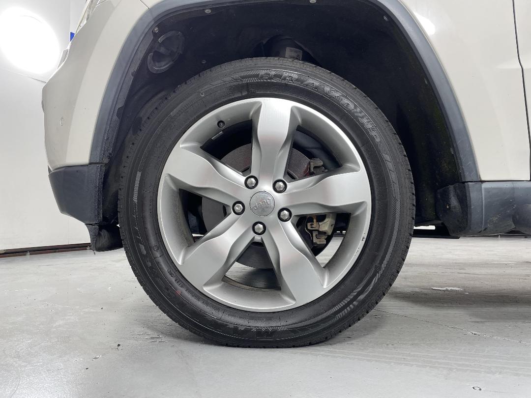 Photo '10' of Jeep Grand Cherokee