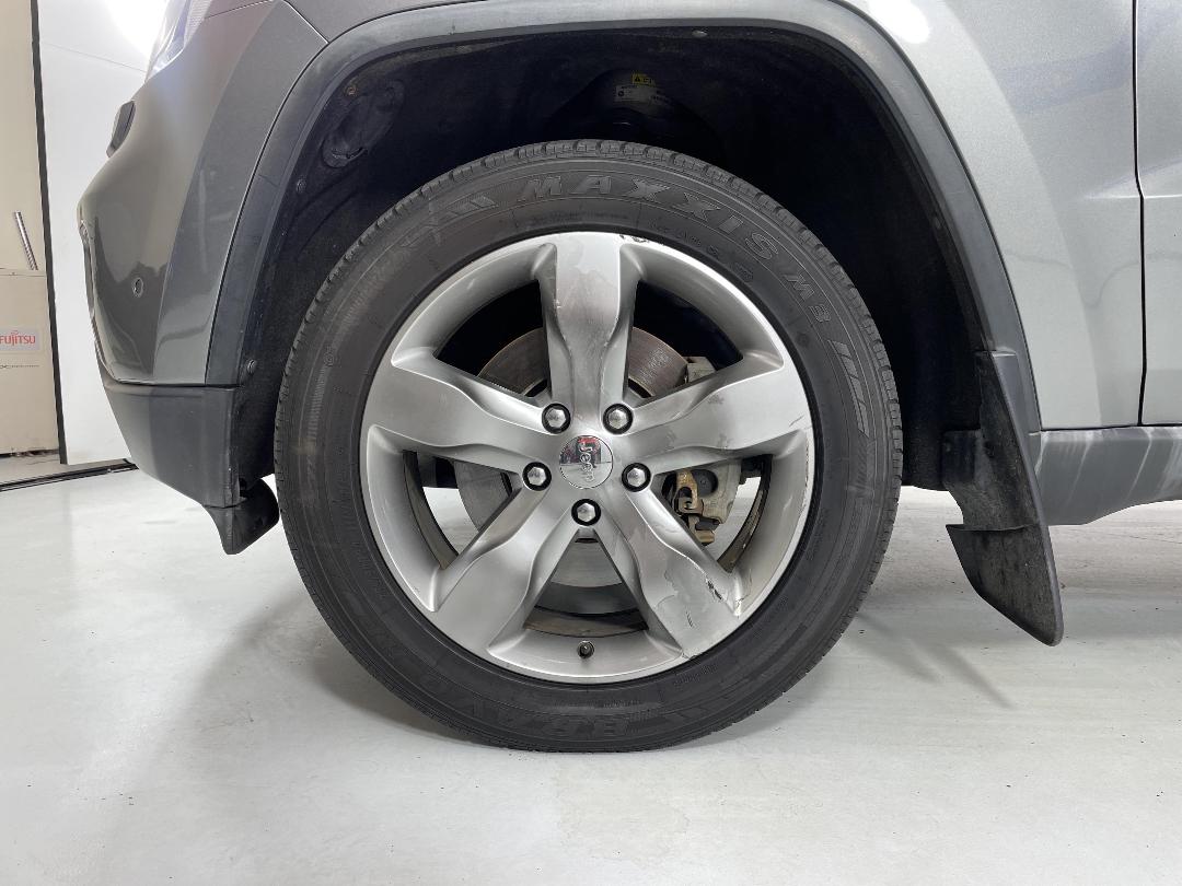 Photo '10' of Jeep Grand Cherokee