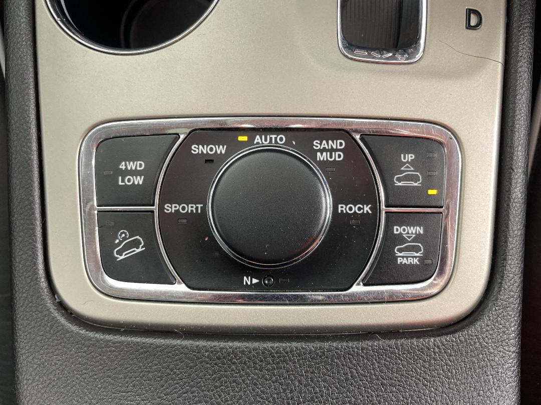 Photo '28' of Jeep Grand Cherokee