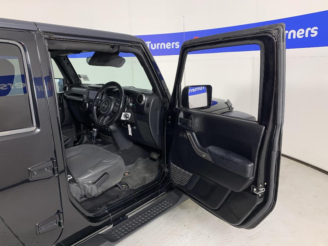 Photo '16' of Jeep Wrangler