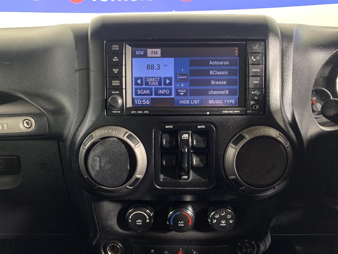 Photo '18' of Jeep Wrangler