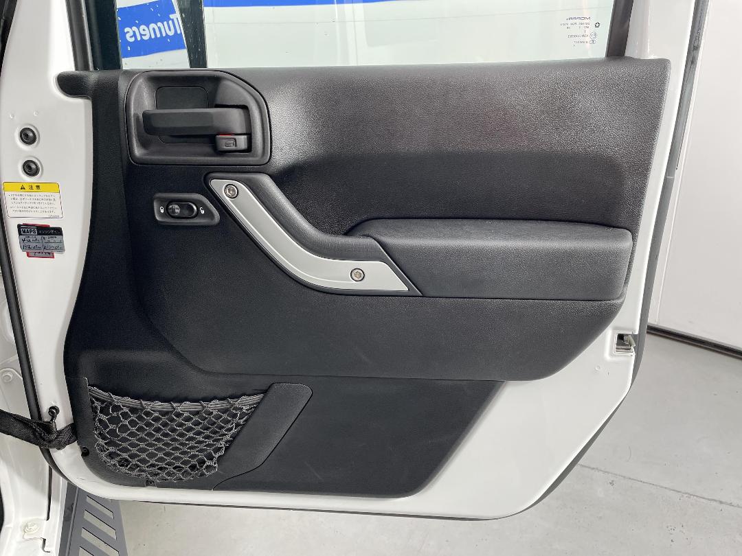 Photo '15' of Jeep Wrangler