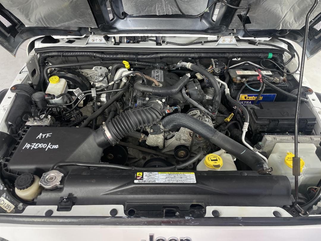 Photo '13' of Jeep Wrangler