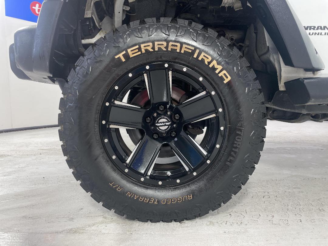 Photo '10' of Jeep Wrangler