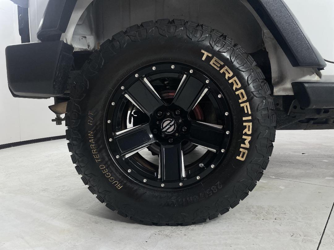 Photo '12' of Jeep Wrangler