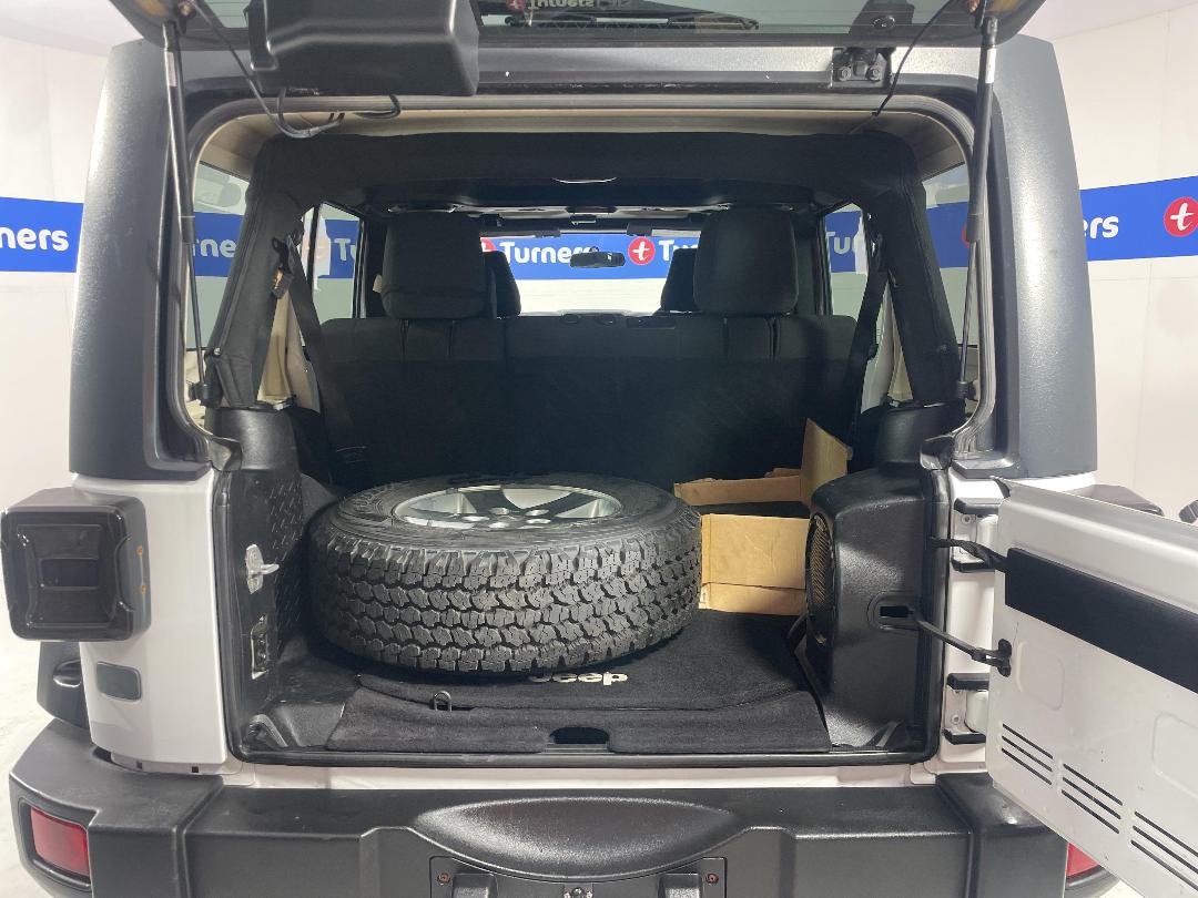 Photo '14' of Jeep Wrangler