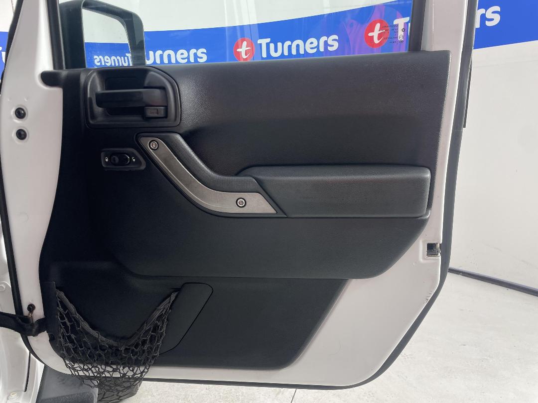 Photo '15' of Jeep Wrangler