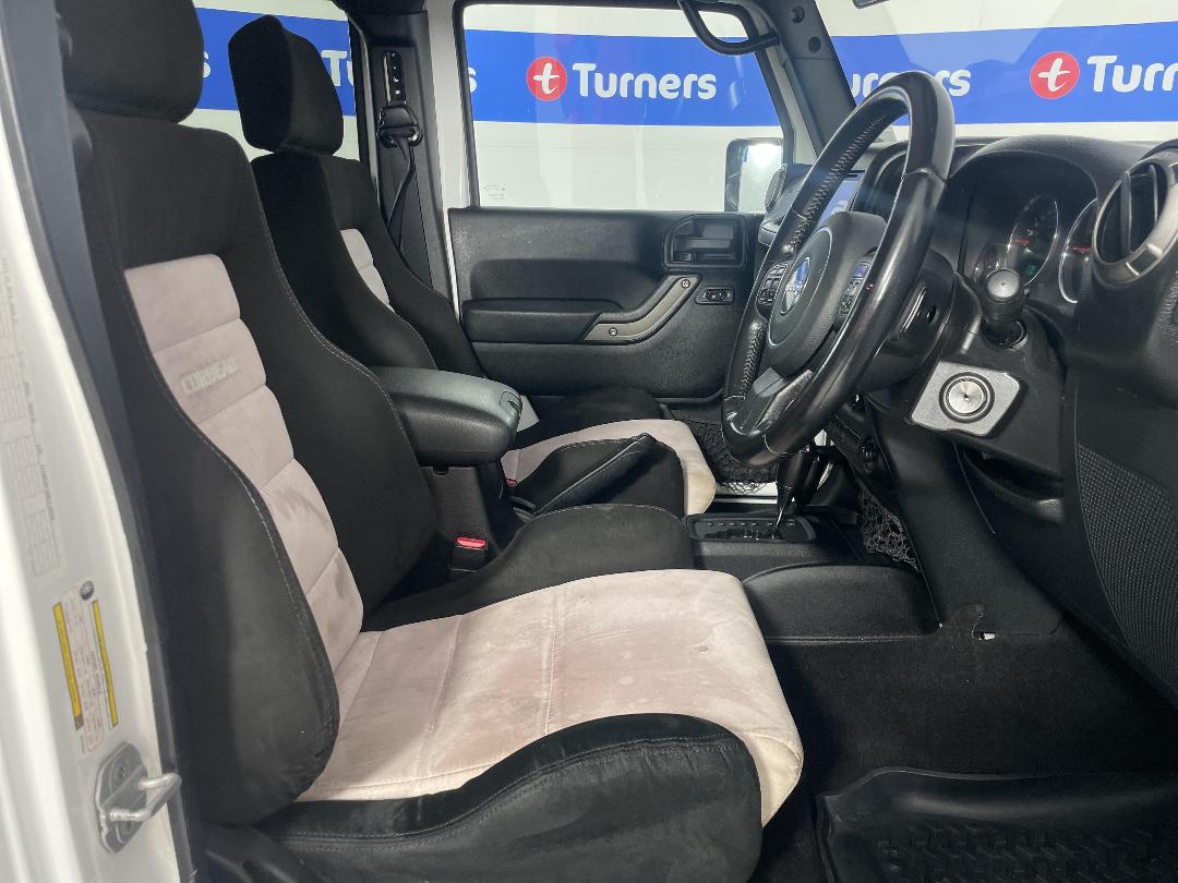 Photo '16' of Jeep Wrangler